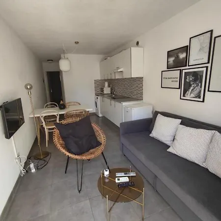 شقة Apartman Zo Slnecnou Terasou *